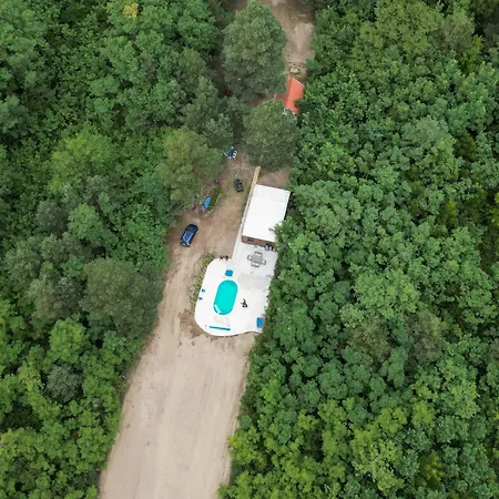 The Woodland Pool House * Dubovac