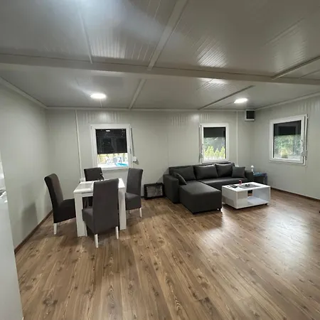 The Woodland Pool House Holiday home